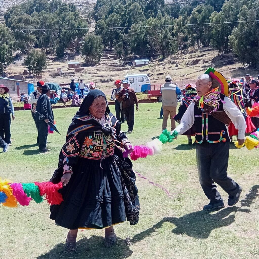 DANZA QHASHWA DE CAPACHICA ES DECLARADA PATRIMONIO CULTURAL DE LA NACIÓN